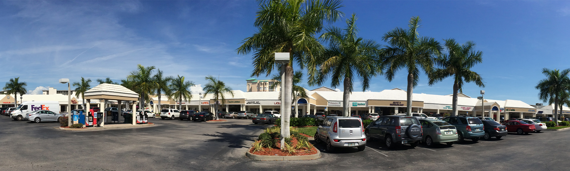 Santini plaza fort myers beach