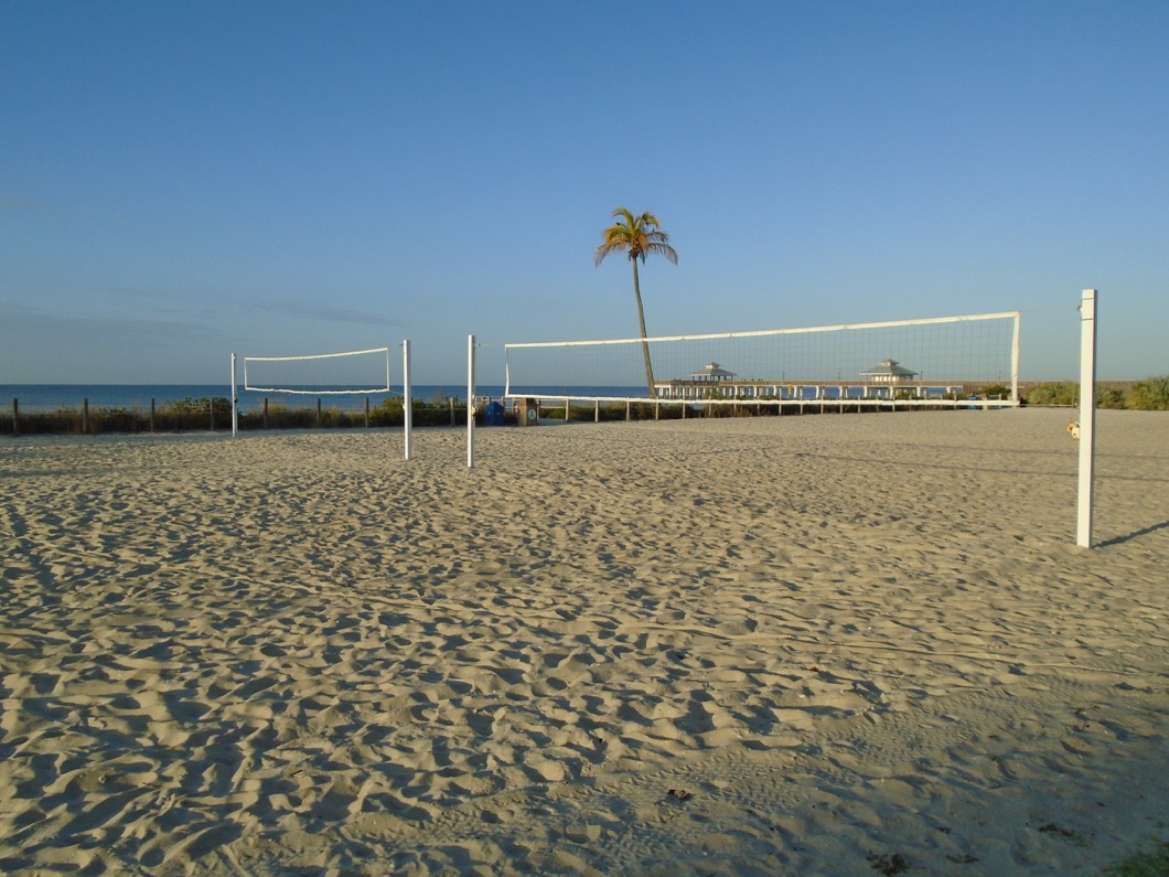 Volleyball-Crescent-Beach-Family-Park-fort myers beach life